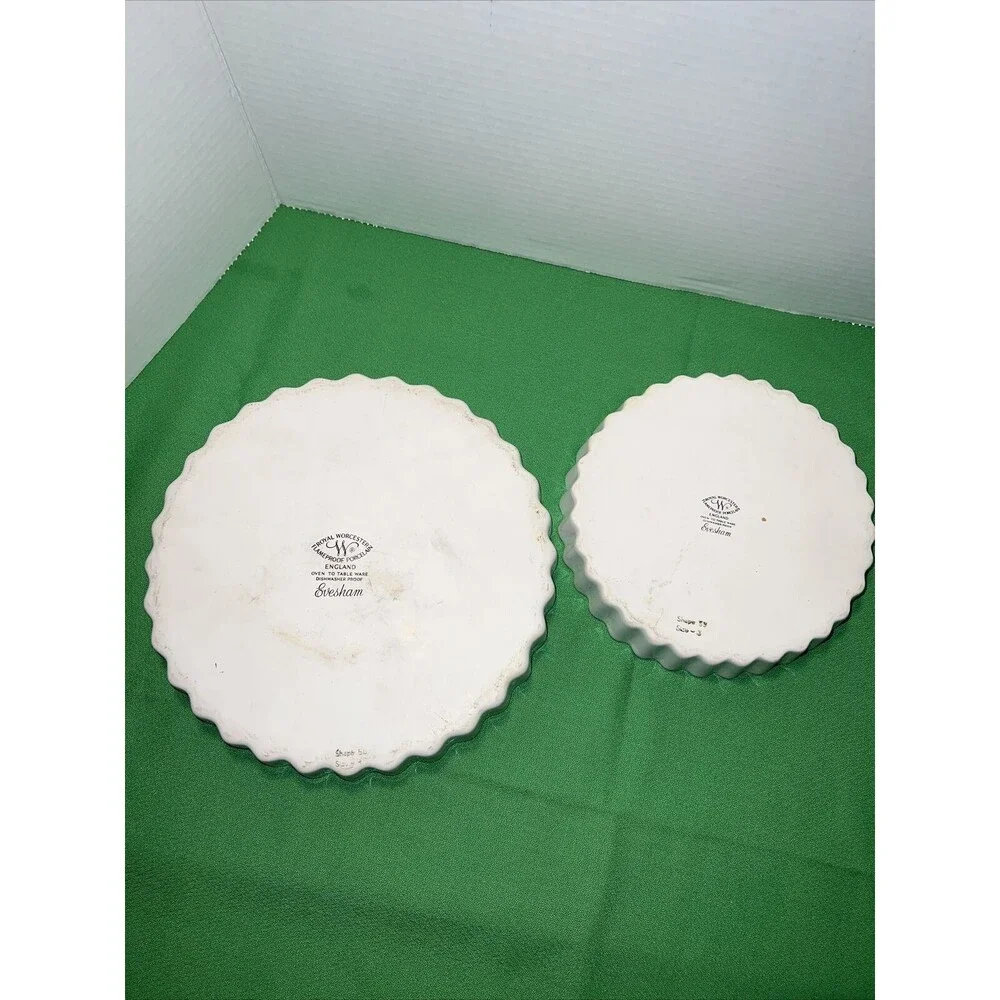 Royal Worcester Evesham Gold - 2 Round Flan Quiche Dish: Shape 59, Size 2, and 4
